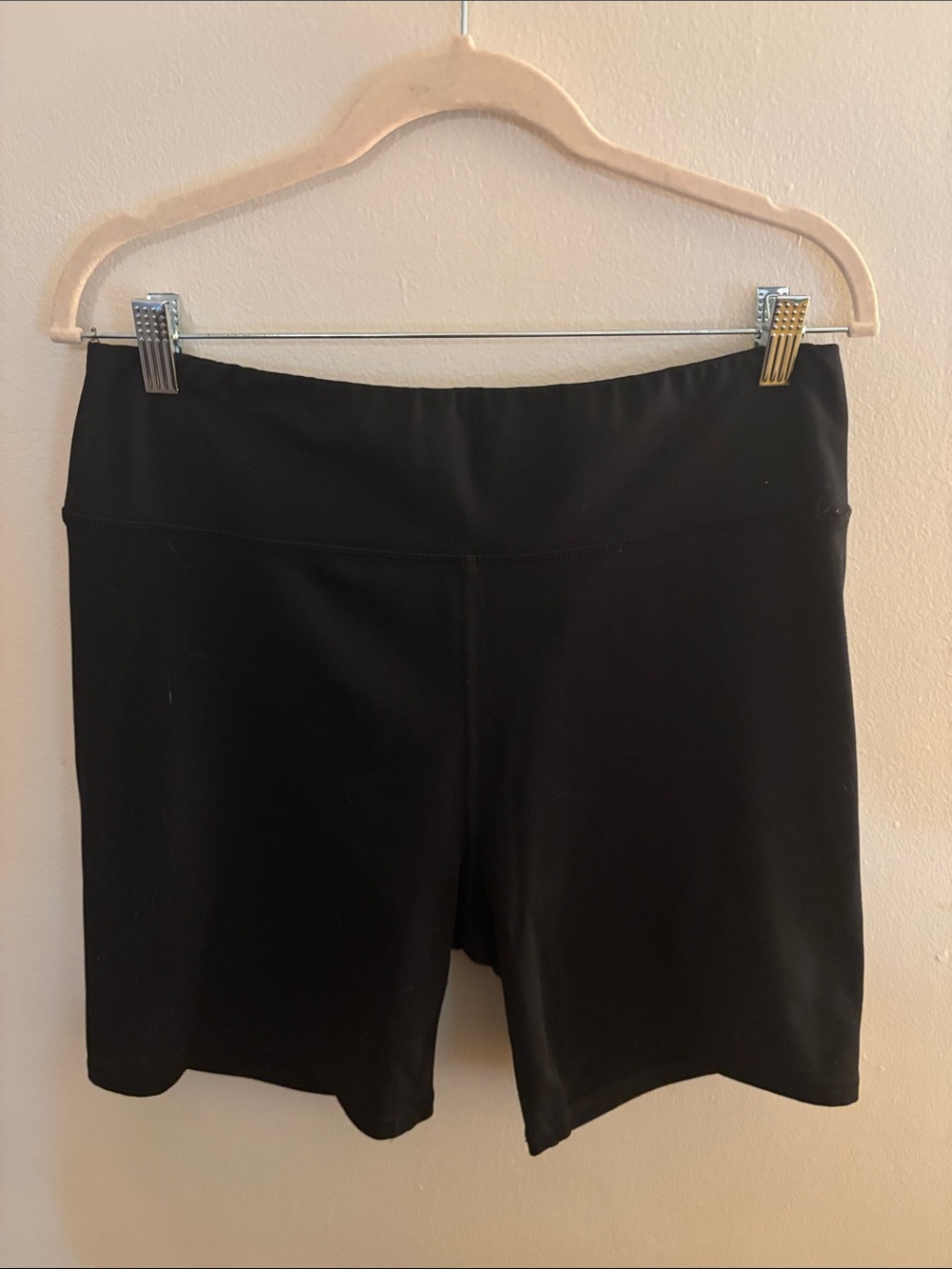 American Eagle Outfitters Black High-Rise Bike Shorts 7”